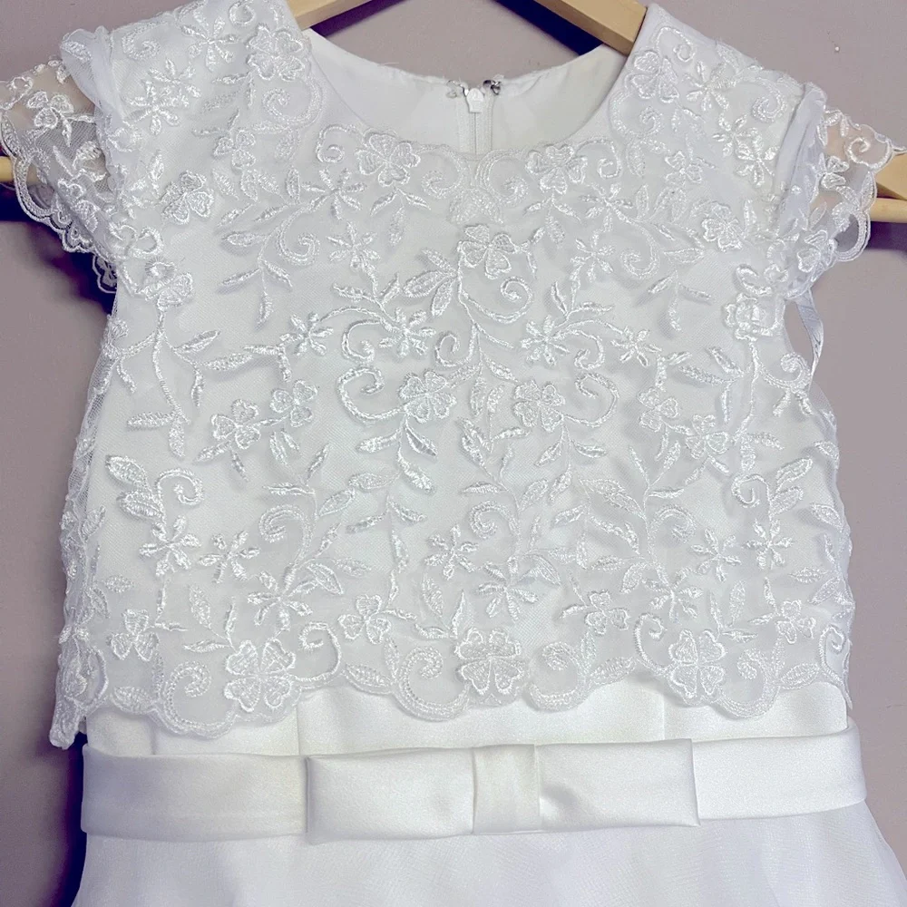 Elegant White Lace Kids Dress size 8 - Picture 4 of 6